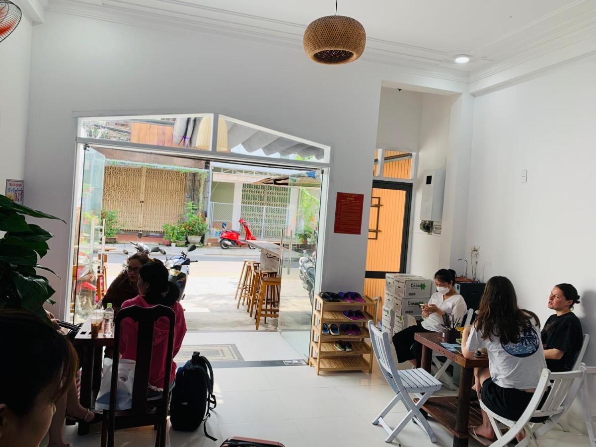 Dom Hostel And Bar 会安 外观 照片