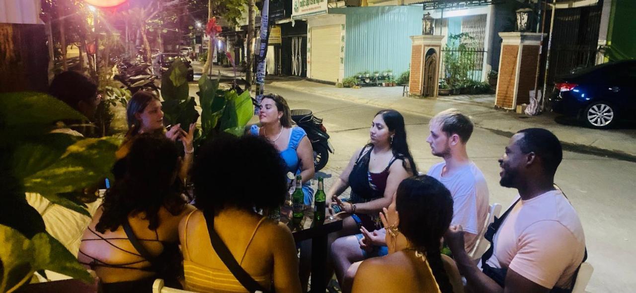 Dom Hostel And Bar 会安 外观 照片