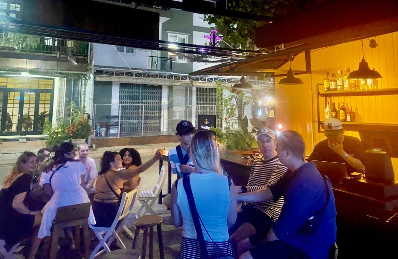 Dom Hostel And Bar 会安 外观 照片